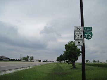 The first shield for Business Loop I-72 west at Jacksonville, IL
