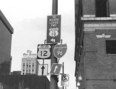 Washington Blvd north at Larned St - Detroit, MI