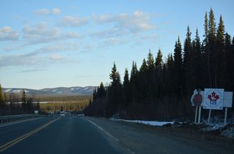 I-A2/SR 2 (Alaska Highway) lower to the Canadian border