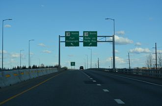Alaska Route 3 north at Interstate A2 and SR 2 in Fairbanks