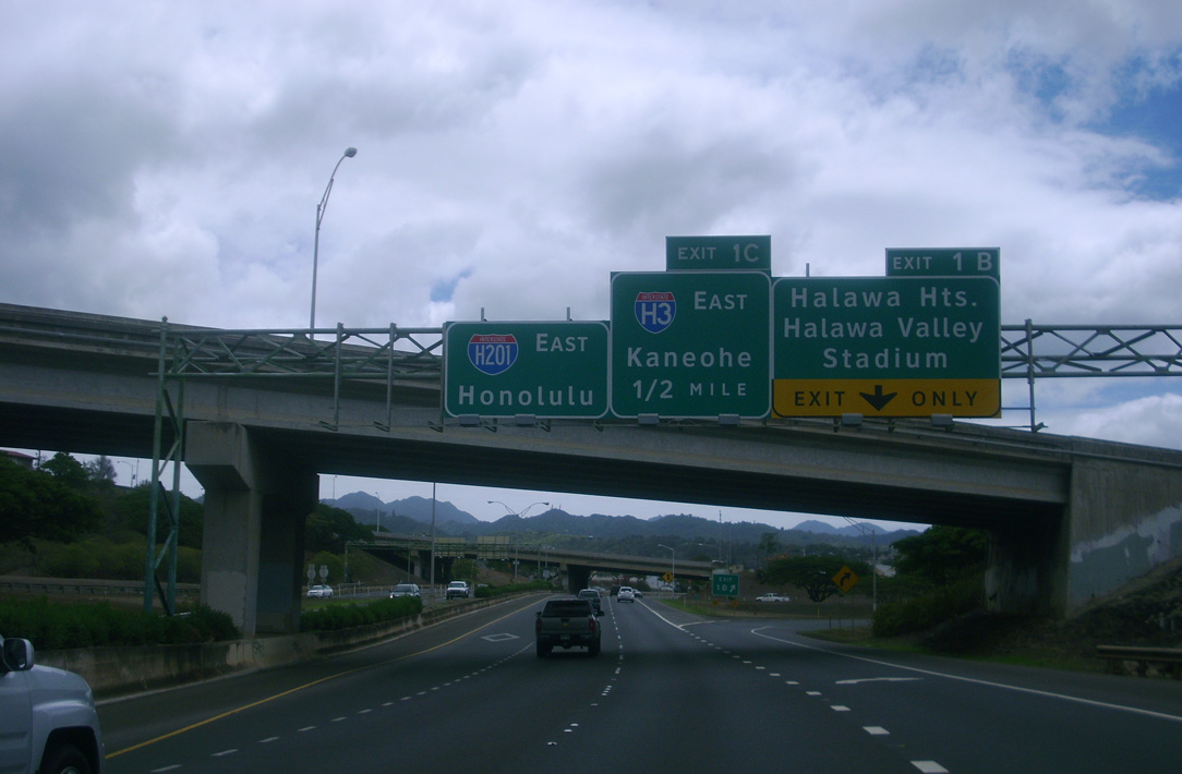 I-H201 east at I-H3 - Halawa, HI