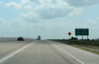 IH 35E south at IH 35/35W - Hillsboro, TX