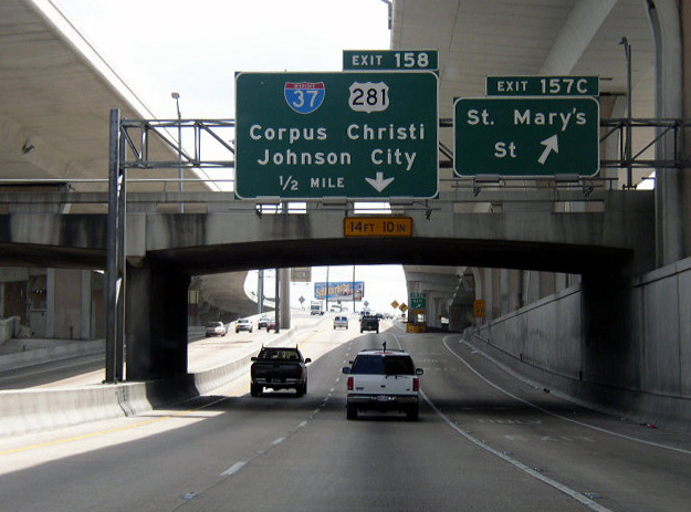 IH 35 north at IH 37/US 281 - San Antonio, TX
