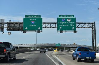 IH 35 north at IH 37/US 281 - San Antonio, TX