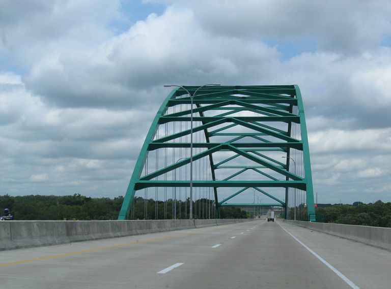 I-39 north crossing the Abraham Lincoln Memorial Bridge north from Oglesby, IL.