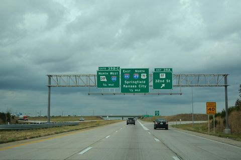 I-49/US 71 north a half mile ahead of I-44/Route 29 at Route FF by Duquesne, MO.