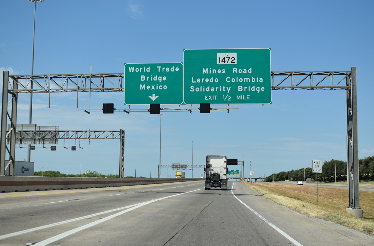 IH 69W/US 59 south at FM 1472 - Laredo, TX