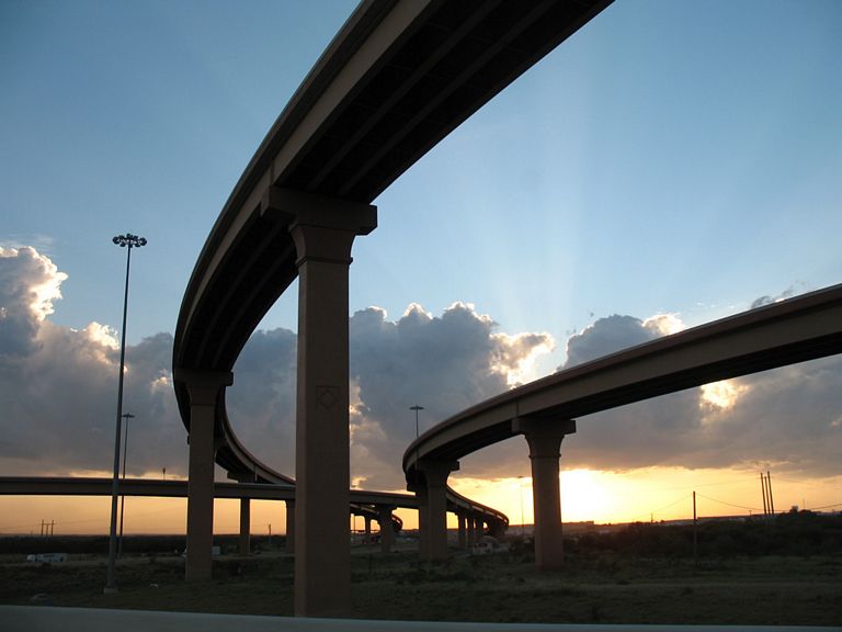 IH 35 at Loop 20 - Laredo, TX