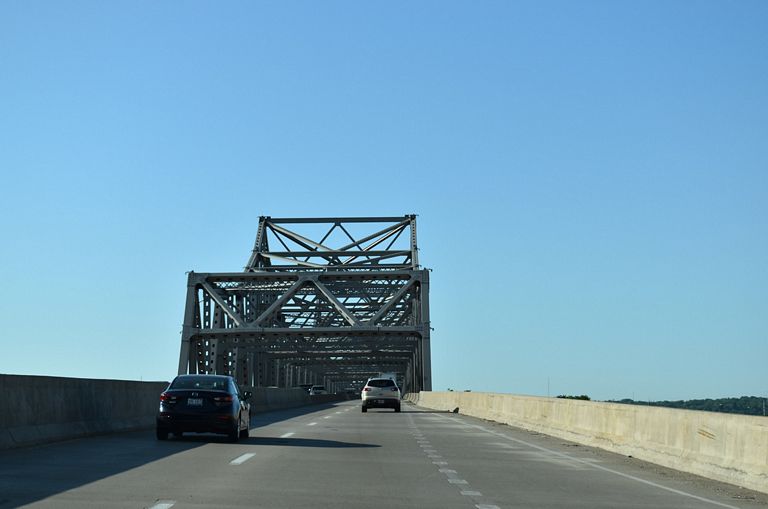 I-74 east - Murray Baker Bridge