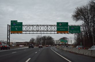 I-76 east at I-295/NJ 42 - Gloucester City