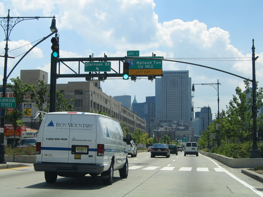 NY 9A south at I-78/Holland Tunnel - Manhattan
