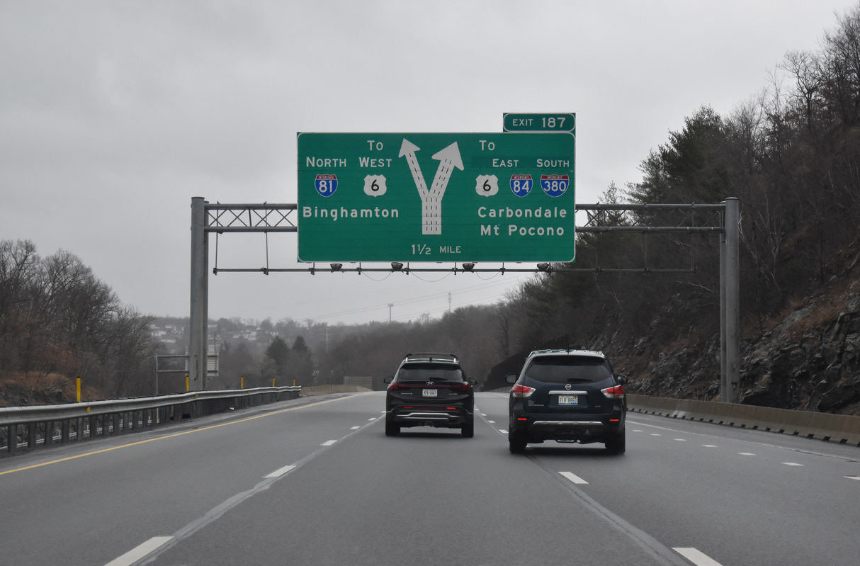 I-81 north at I-84-380/US 6 - Dunmore, PA