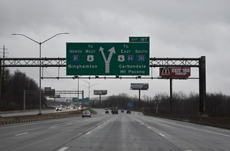 I-81 north at I-84-380/US 6 - Dunmore, PA