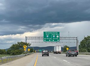 I-84/380 west at I-81/US 6 - Dunmore, PA