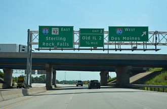 I-88/IL 92 east at I-80/IL 110 - East Moline