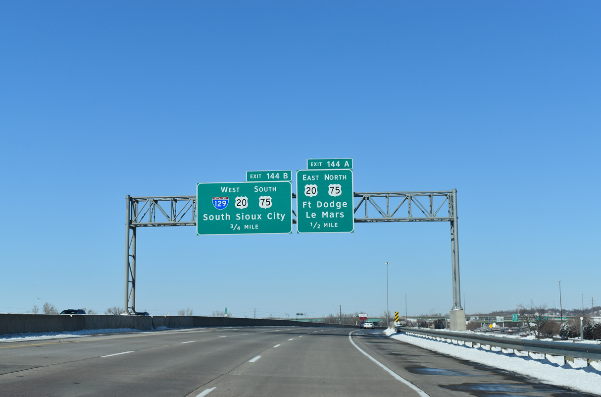 I-29 north at I-129/US 20-75 - Sioux City, IA