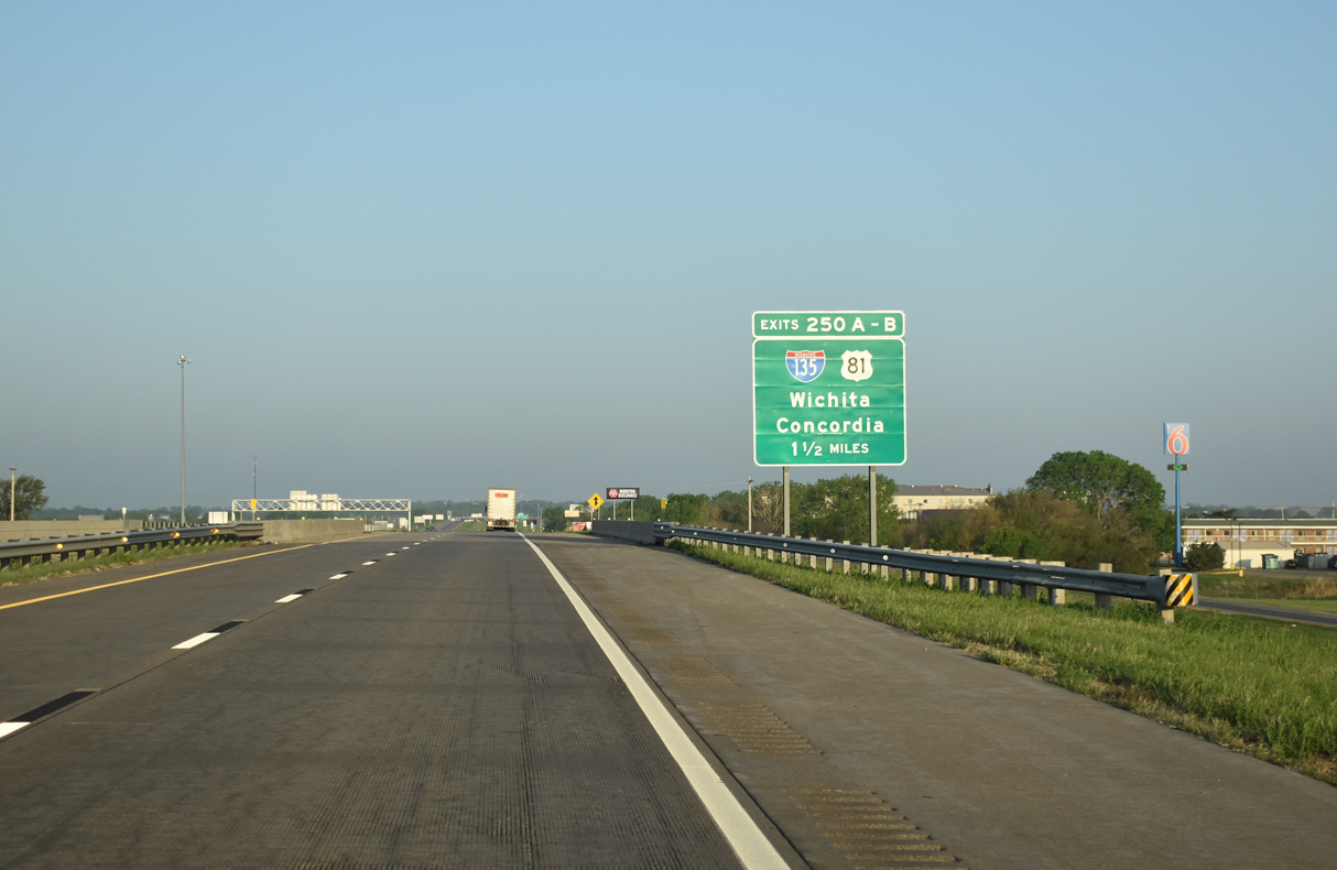 I-70/US 40 west at I-135/US 81 - Salina, KS