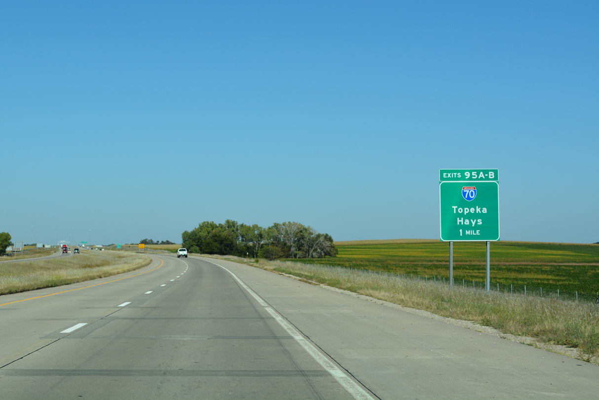 I-135/US 81 north at I-70/US 40 - Salina, KS