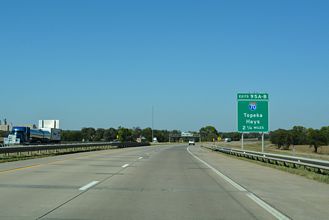 I-135/US 81 north at I-70/US 40 - Salina, KS