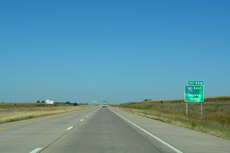 I-135/US 81 north at I-70/US 40 - Salina, KS
