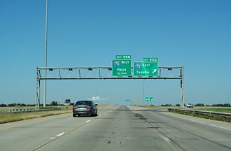 I-135/US 81 north at I-70/US 40 - Salina, KS