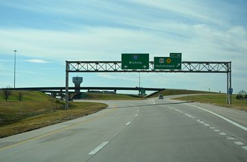 I-135/US 81 south at US 50/K-15 - Newton, KS