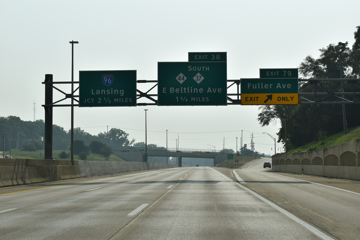 I-196 East at Fuller Av, 2.5 miles from I-96/M-37 in Grand Rapids, MI