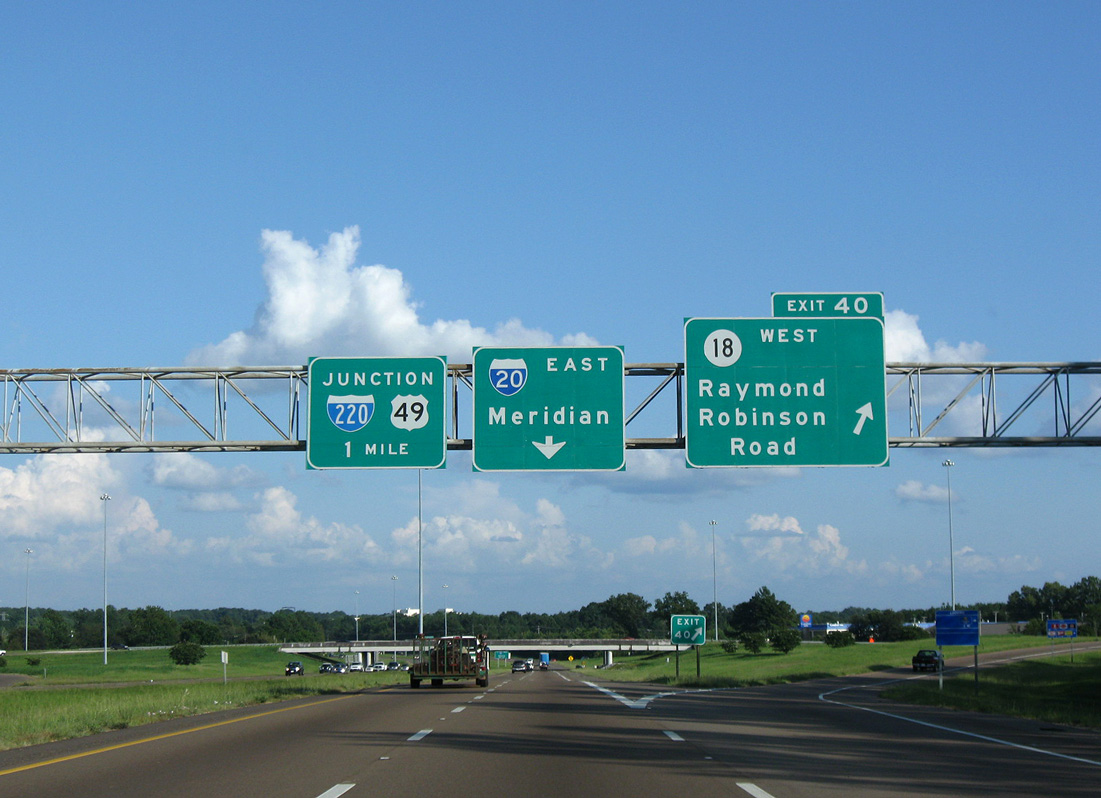 I-20 east at I-220/US 49 - Jackson, MS