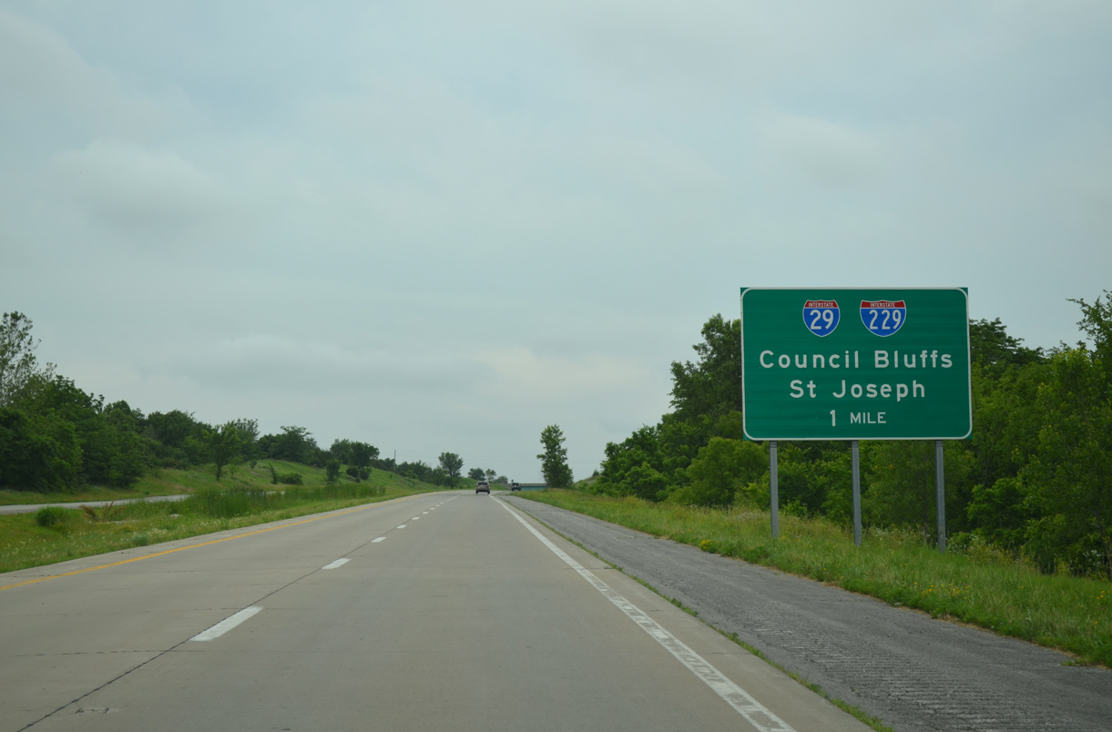 US 59/71 south at I-29/229 - Savannah, MO