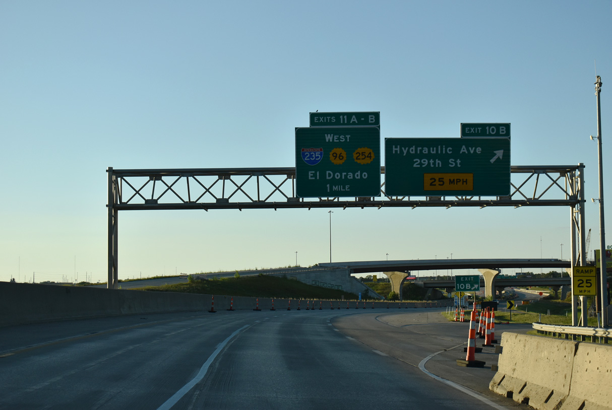 I-135/US 81/K-15 north at I-235/K-96/254 - Wichita, KS