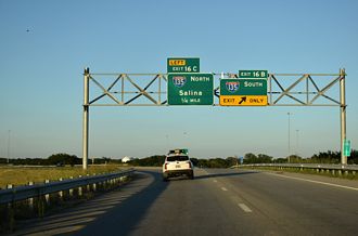 I-235/K-96 north at I-135/US 81/K-254 - Wichita, KS