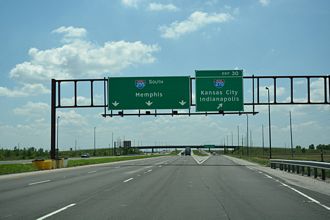 The southbound beginning of Interstate 255 at Pontoon Beach, Illinois