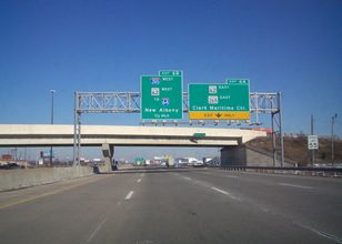 I-65 north at I-265/SR 62 - Clarksville, IN