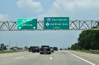 I-96/275 north at I-696/M-5 - Farmington Hills, MI