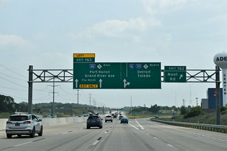 I-96 east at I-275/696/M-5 - Novi, MI
