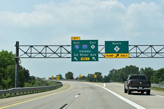 I-696 West at I-96/275 South and M-5 in Farmington Hills, Michigan