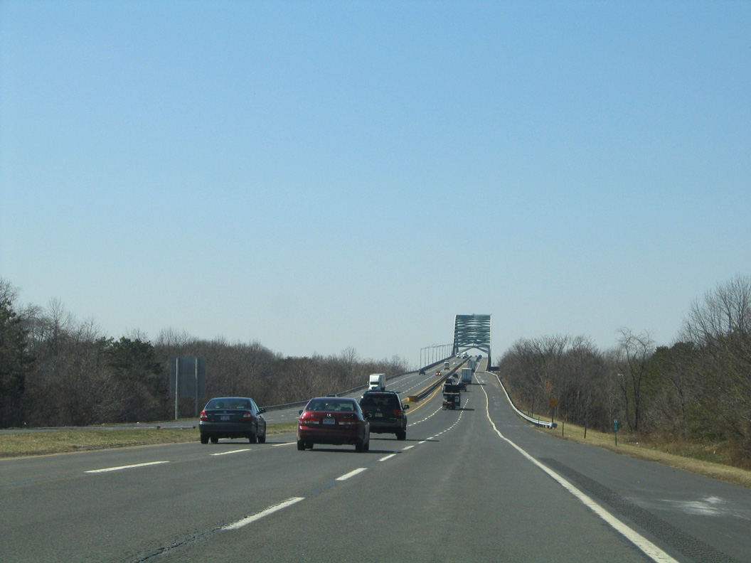 Pearl Harbor Memorial Tpk Ext west at Delaware River Turnpike Toll Br