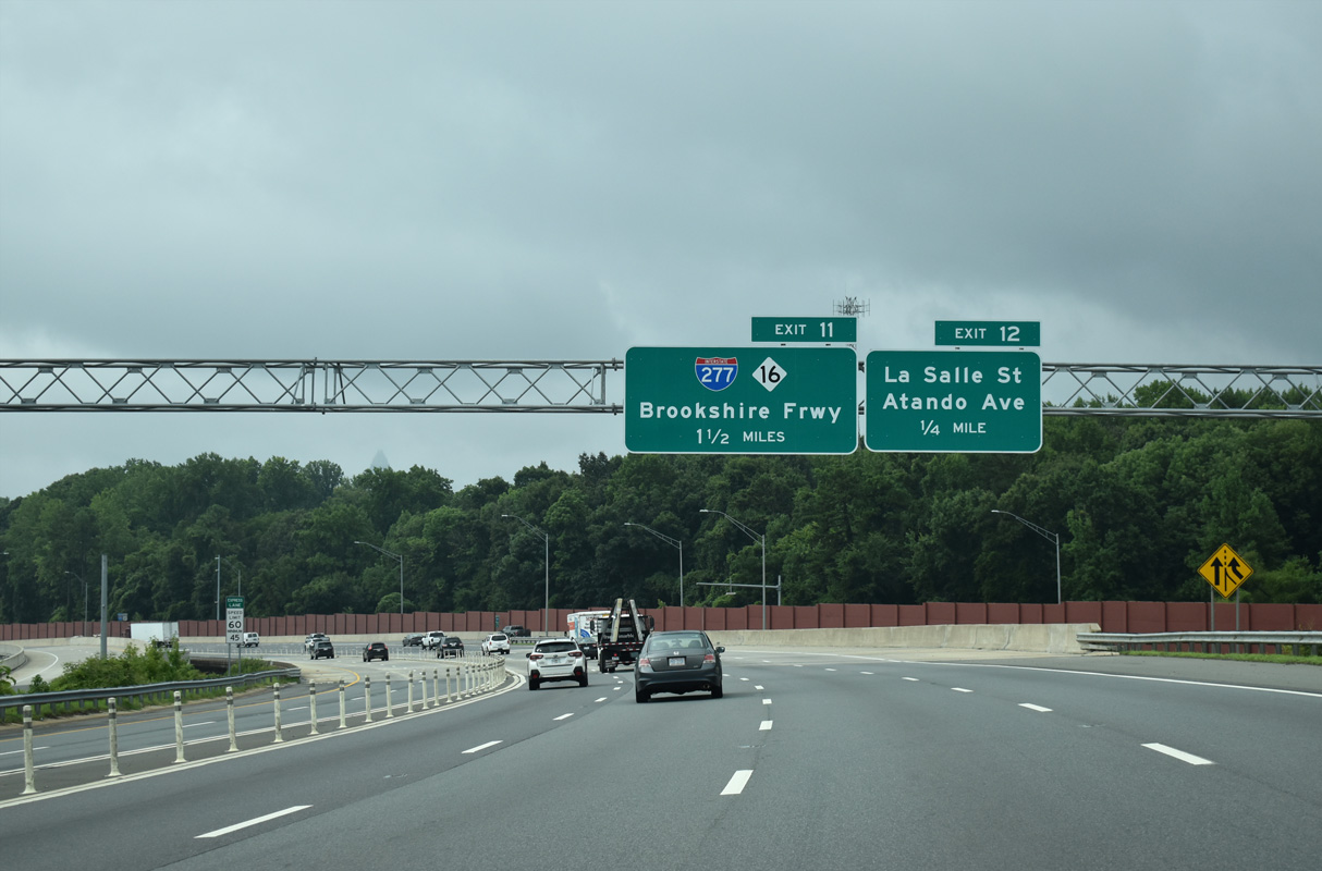 I-77/US 21 south 1.5 miles ahead of I-277/NC 16 in Charlotte, NC