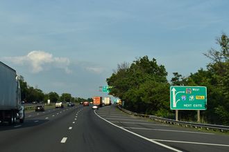 I-287 south at I-95/NJ Tpk/Route 440 - Edison, Twp