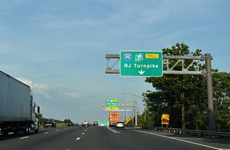 I-287 south at I-95/NJ Tpk/Route 440 - Edison, Twp