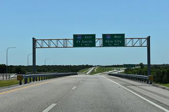 IH 335 spans Luther Rd ahead of Exit 130 to IH 40