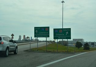 I-470 east at I-335/Kansas Tpk - Topeka