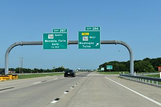 Finished adding photos of the end points for the planned route of Interstate 343 along the Muskogee Turnpike in eastern Oklahoma. I-343 has nothing to do with I-43, but the Oklahoma Transportation Commission nonetheless approved the numbering for the route in 2025. AASHTO approved the application at the Annual Fall 2025 meeting.