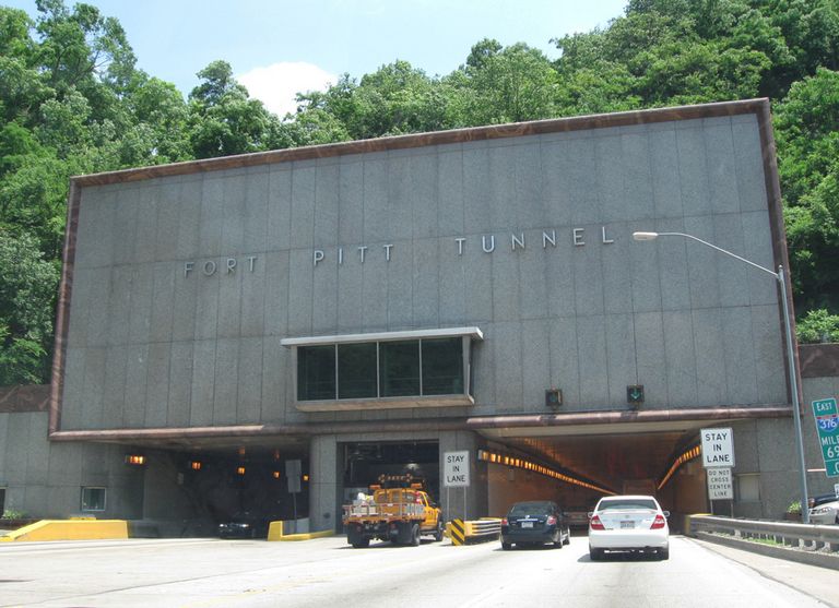 I-376 east - Fort Pitt Tunnel