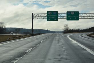 The beginning of I-390 north from I-86 west in Avoca, NY.