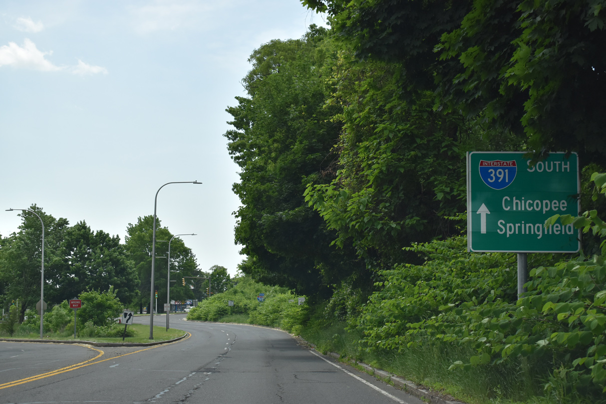 Resnic Bl south at Maple St - Holyoke, MA