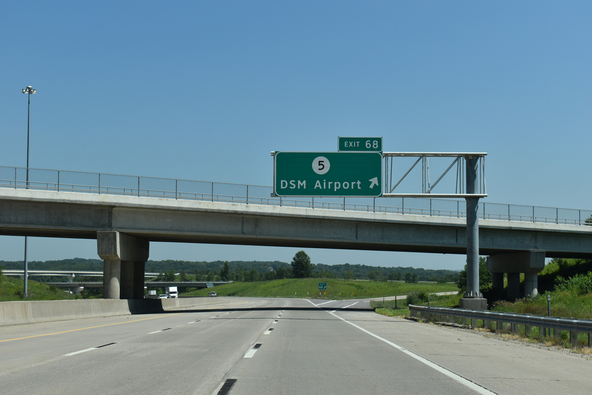 Interstate 35 north at Iowa 5 in West Des Moines