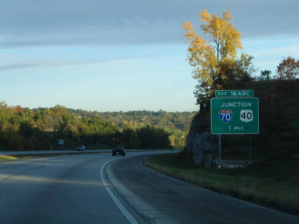 I-470 north at I-70/US 40 - Independence, MO - 2004