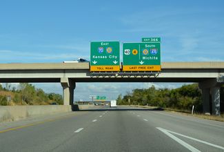 I-70/US 40 east at I-470/Kansas Tpk - Topeka