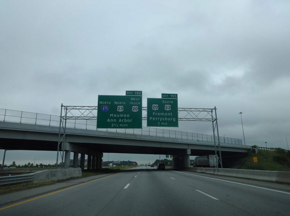 I-75/US 23 south at I-475 - Perrysburg, OH